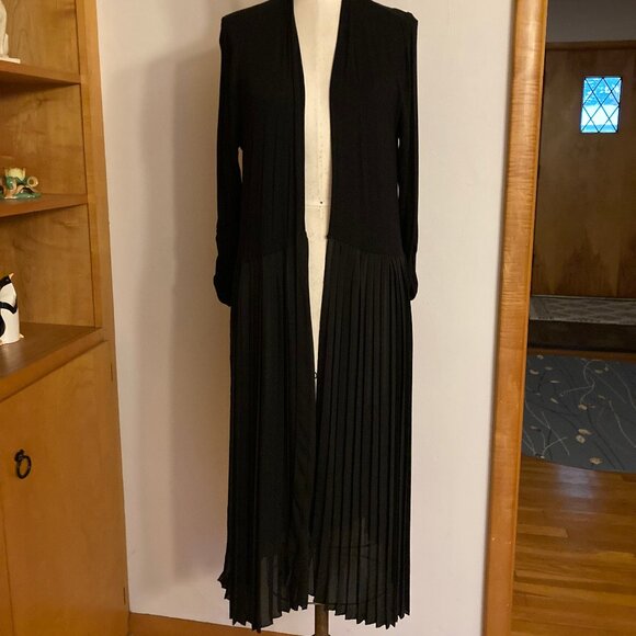 Kate & Mallory Pleated Shrug - Picture 1 of 12